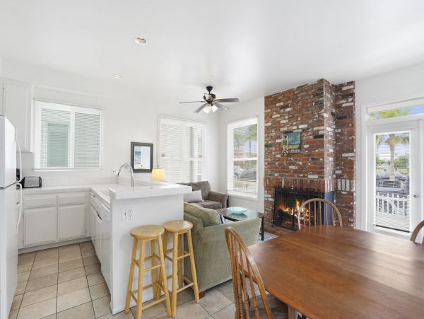 Newport Beach Home 998486