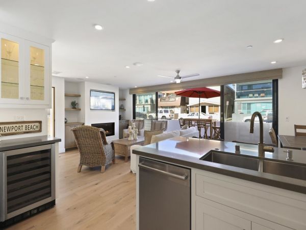 Newport Beach Home 998489