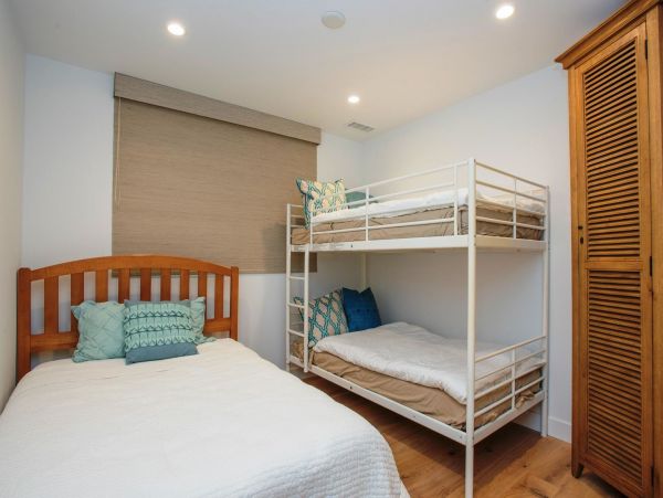 Newport Beach Home 998489