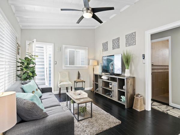 Newport Beach Home 998490