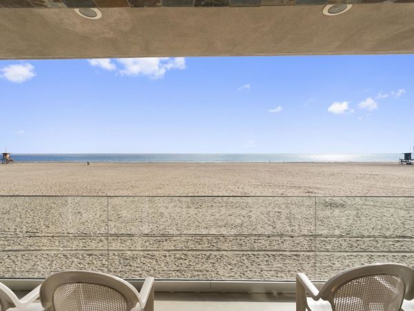 Newport Beach Condo 998495