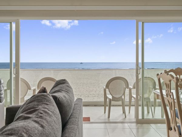 Newport Beach Condo 998495