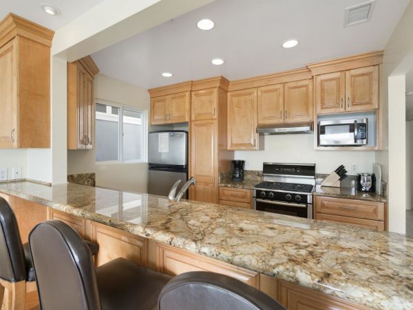 Newport Beach Condo 998495