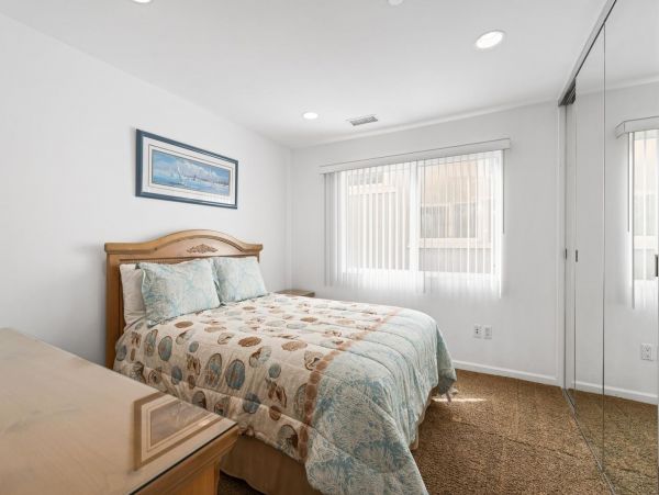 Newport Beach Condo 998495