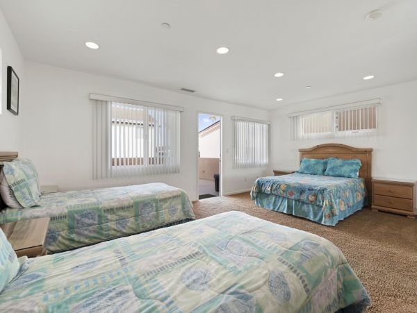 Newport Beach Condo 998495