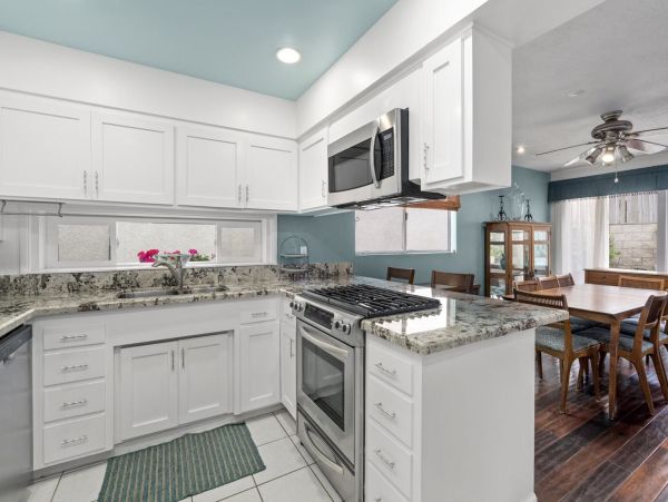 Newport Beach Home 998496