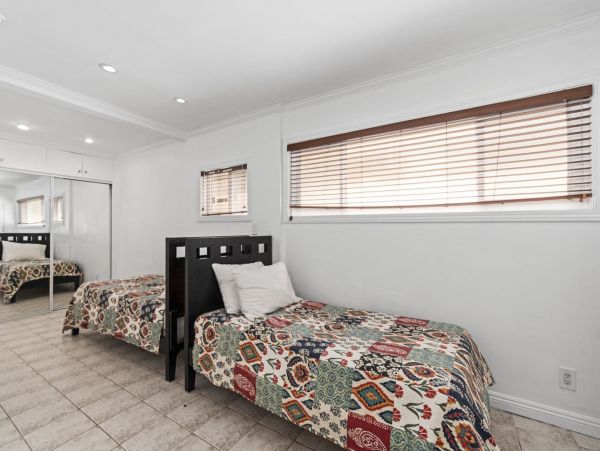 Newport Beach Home 998498