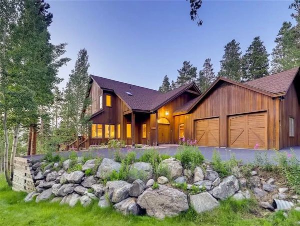 5 Bedrooms Vacation Home in Breckenridge Sleeps 14 Guests
