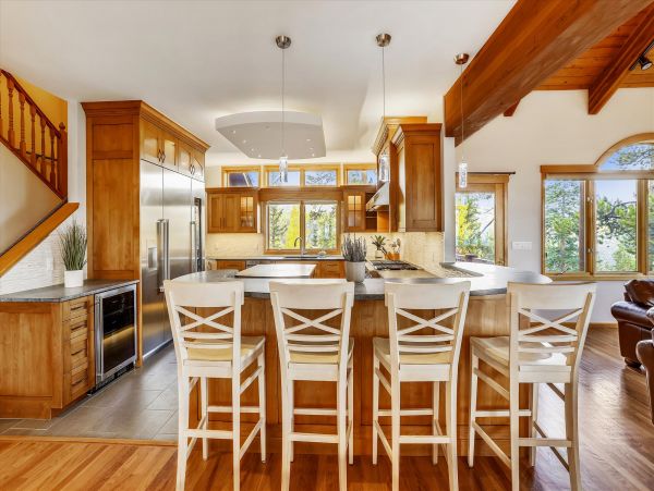 5 Bedrooms Vacation Home in Breckenridge Sleeps 14 Guests
