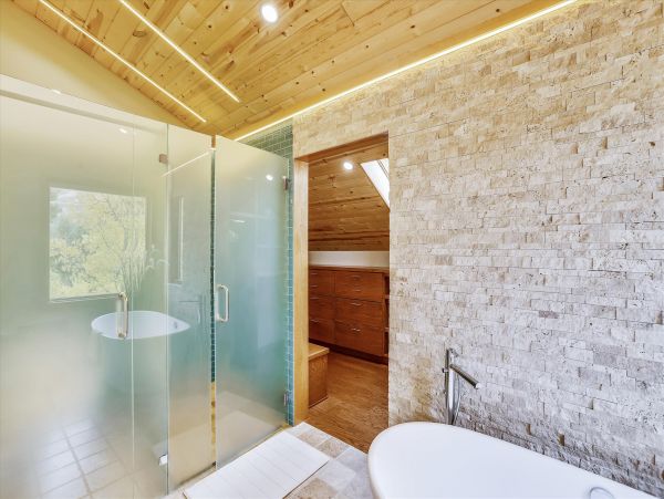 5 Bedrooms Vacation Home in Breckenridge Sleeps 14 Guests