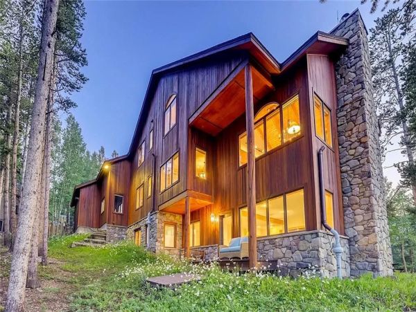 5 Bedrooms Vacation Home in Breckenridge Sleeps 14 Guests