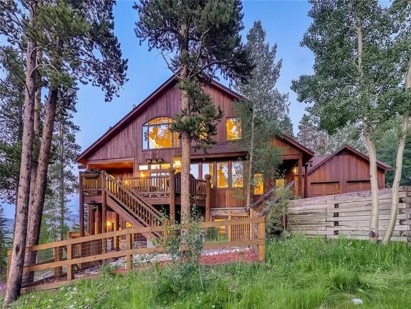 5 Bedrooms Vacation Home in Breckenridge Sleeps 14 Guests
