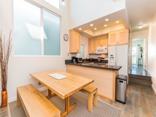 Newport Beach Condo 998501