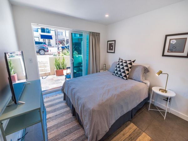 Newport Beach Condo 998501