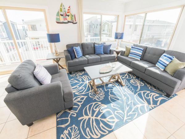 Newport Beach Home 998502