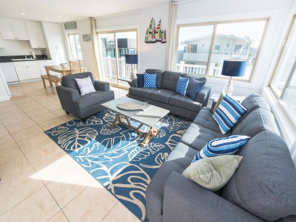 Newport Beach Home 998502