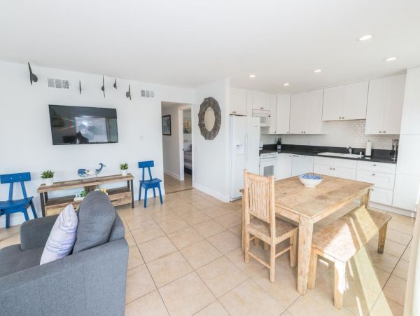 Newport Beach Home 998502