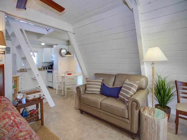 Newport Beach Condo 998504