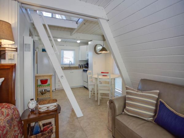 Newport Beach Condo 998504