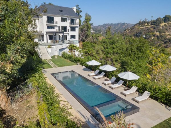 Luxury Malibu Home with Five Bedrooms
