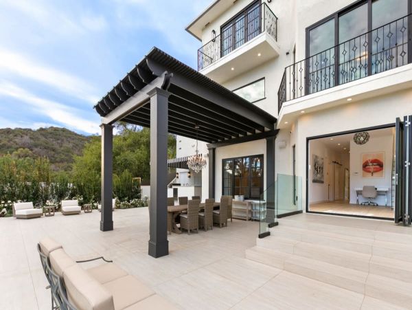 Luxury Malibu Home with Five Bedrooms