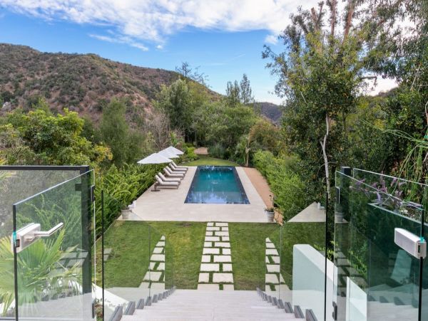 Luxury Malibu Home with Five Bedrooms