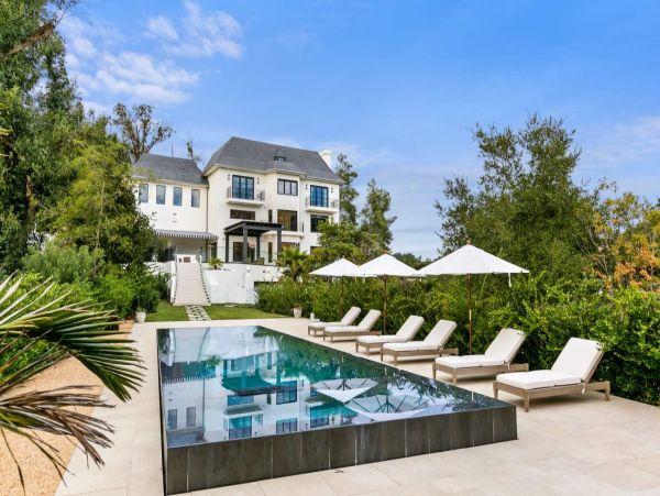 Luxury Malibu Home with Five Bedrooms