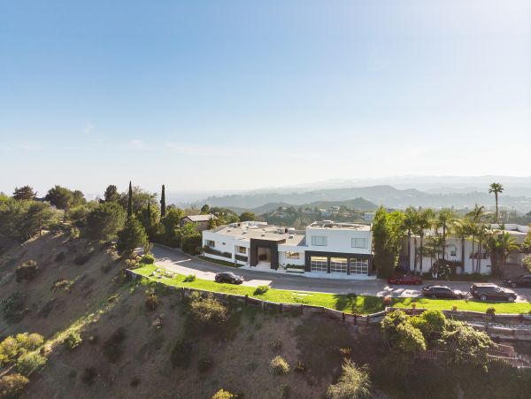 Beverly Hills Vacation Pool Home Five Bedroom