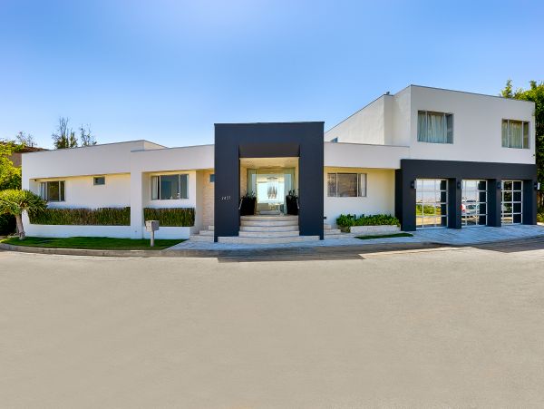 Beverly Hills Vacation Pool Home Five Bedroom