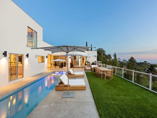 Beverly Hills Vacation Pool Home Five Bedroom