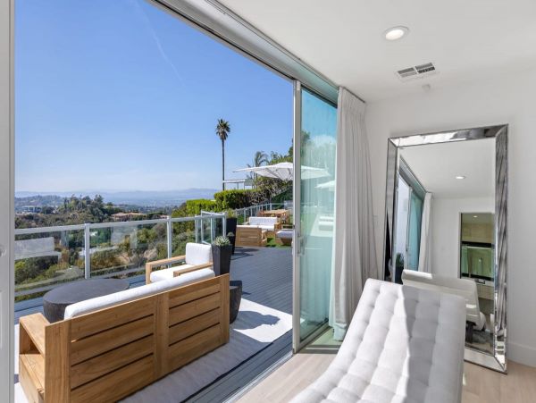 Beverly Hills Vacation Pool Home Five Bedroom