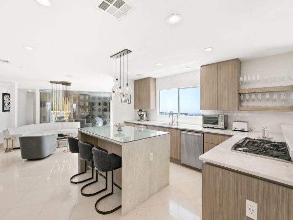 Beverly Hills Vacation Pool Home Five Bedroom