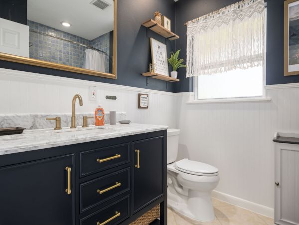 Four Bedroom Vacation Home in Bradenton Sleeps 8 Guests