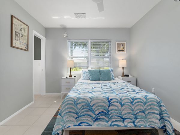 Four Bedroom Vacation Home in Bradenton Sleeps 8 Guests