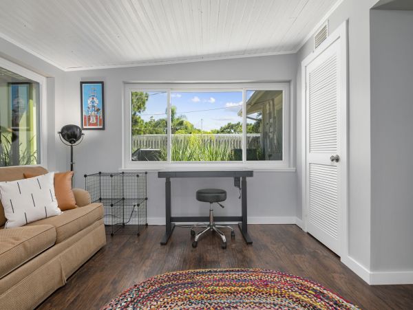 Four Bedroom Vacation Home in Bradenton Sleeps 8 Guests