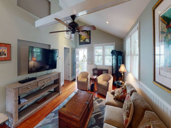 Luxury Vacation Home and Pool Cabana in Key West