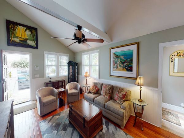 Luxury Vacation Home and Pool Cabana in Key West