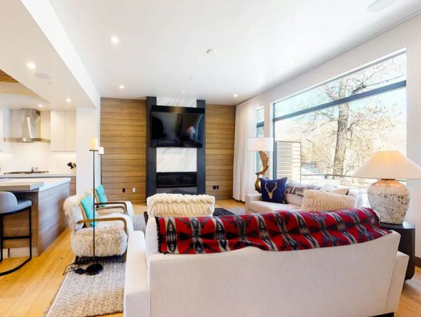 3 Bedroom Stunning Vacation Townhome in Avon