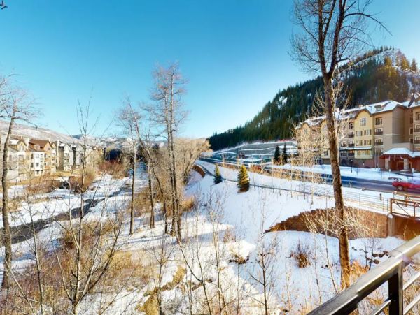 3 Bedroom Stunning Vacation Townhome in Avon
