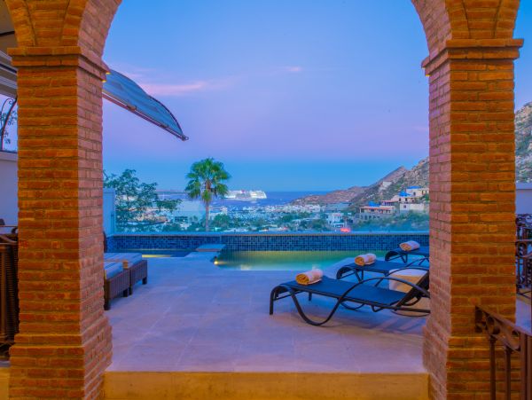 Luxury Vacation Villa in Cabo San Lucas 14 Guests