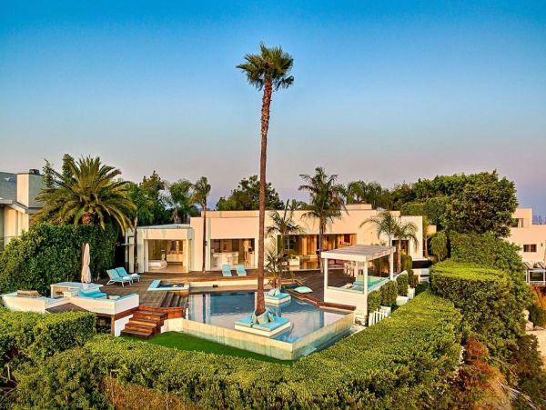 Beverly Hills Vacation Estate Four Bedroom