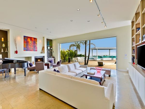 Beverly Hills Vacation Estate Four Bedroom