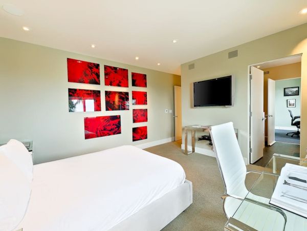 Beverly Hills Vacation Estate Four Bedroom