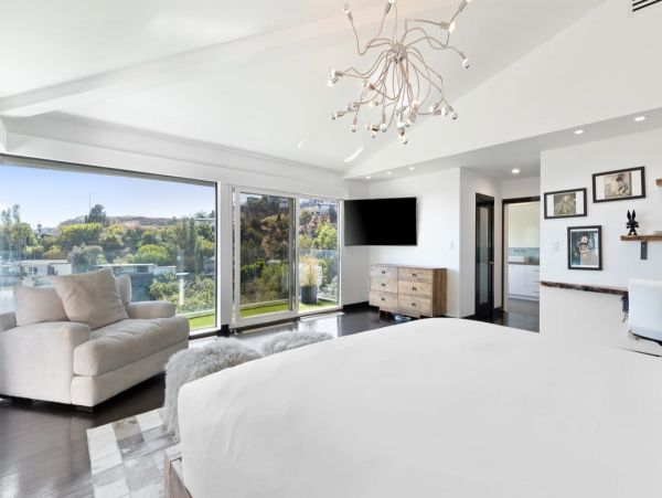 Luxury Beverly Hills Vacation Home Four Bedroom