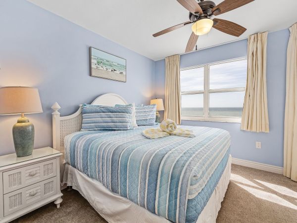 Fantastic Beachfront Vacation Condo in Fort Myers 6 Guests