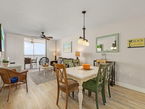 Fantastic Beachfront Vacation Condo in Fort Myers 6 Guests