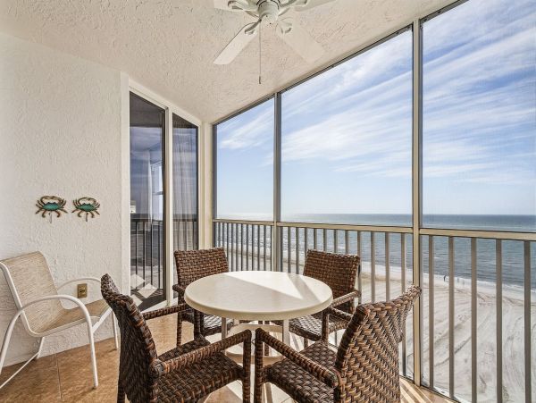 Fantastic Beachfront Vacation Condo in Fort Myers 6 Guests