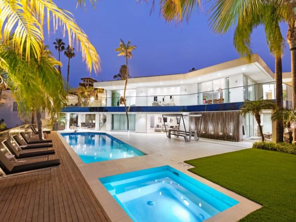 Los Angeles Vacation Pool Home Four Bedroom