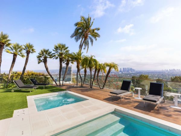 Los Angeles Vacation Pool Home Four Bedroom
