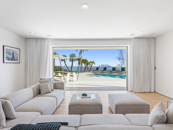 Los Angeles Vacation Pool Home Four Bedroom